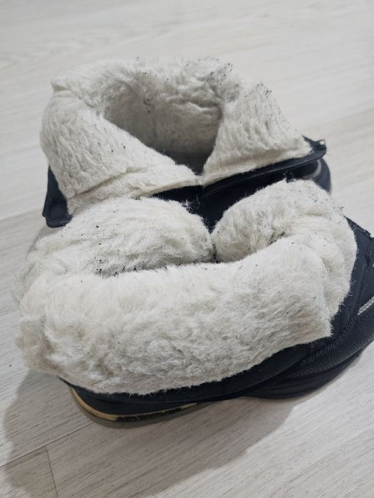 Продам зимние ботиночки мальчик