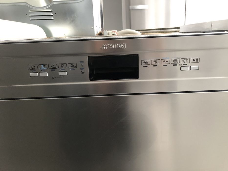 Съдомиялна Smeg за под плот 60 см. А+++