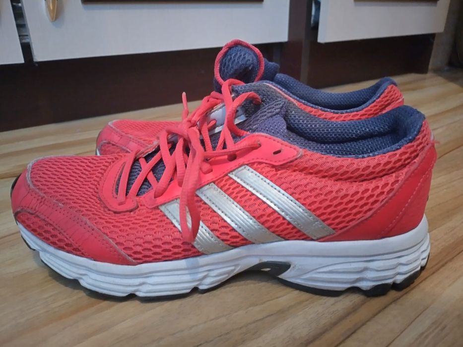 Спортни дамски маратонки Адидас от Холандия