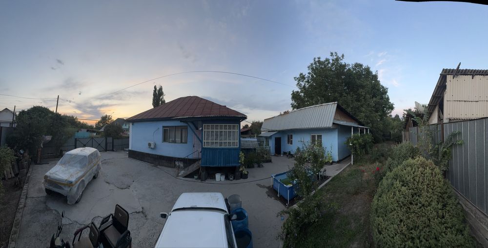 Продам два дома на одном участке