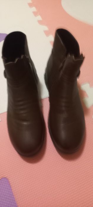 Ghete din piele 200 Ron