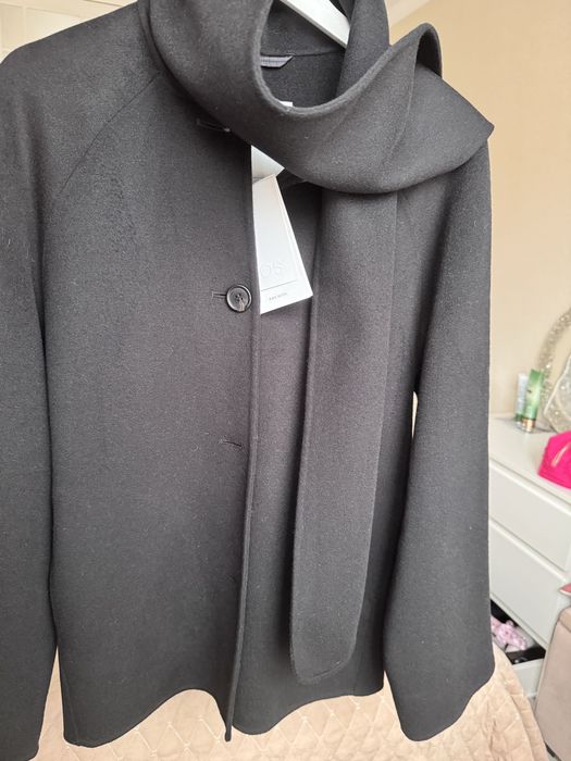 Пальто бренда Cos