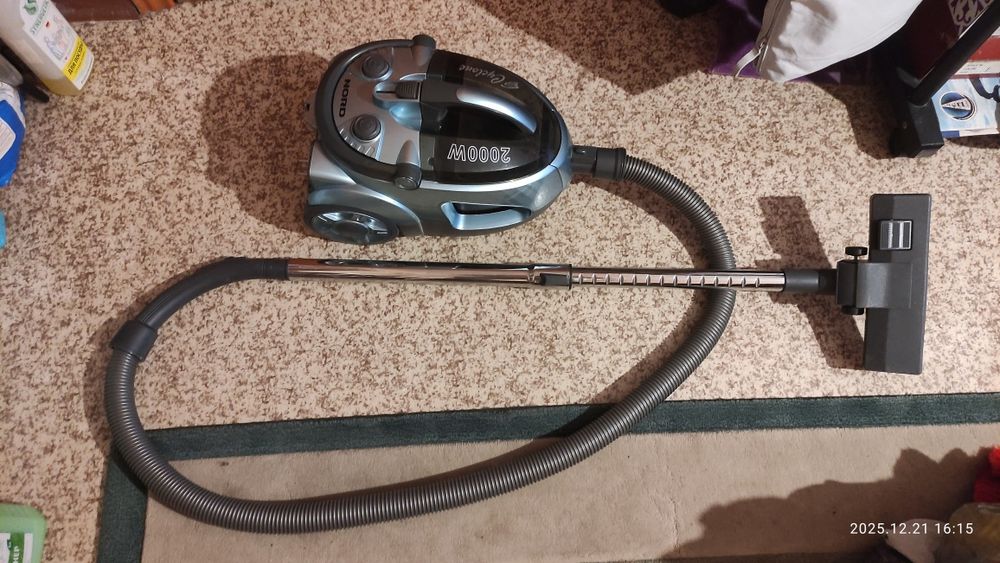 Пылесос Cyclon 2000W Циклон