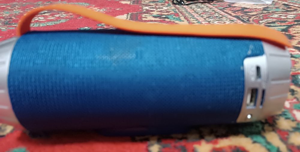 Колонка блютуз .