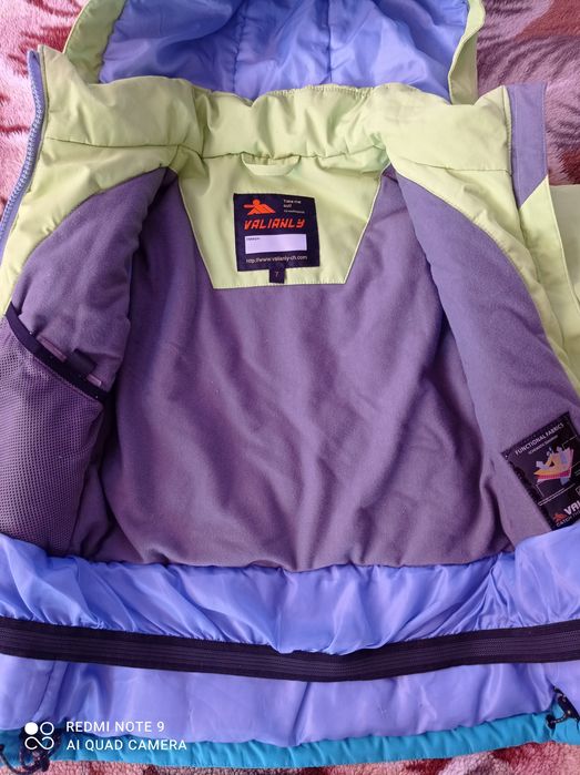 Куртка на девочку 6-7 лет