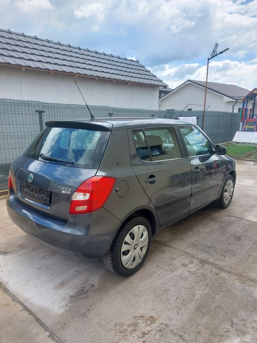 SKODA Fabia 2011 — imagine 3