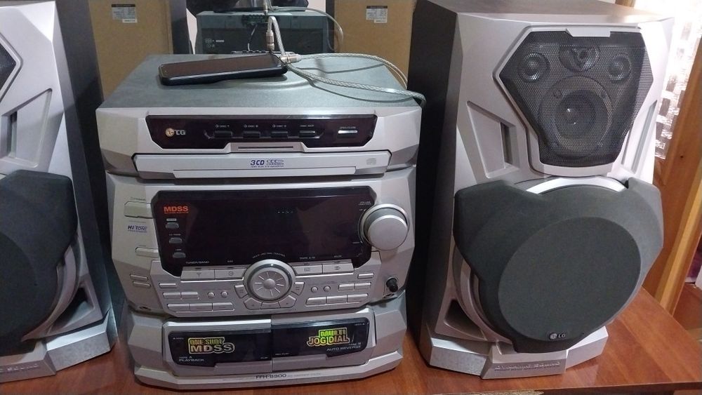 Музыкальный Центр LG.