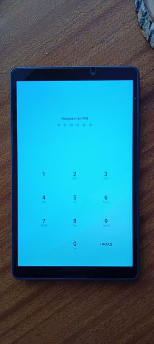 Продавам таблет HUAWEI 8инча.