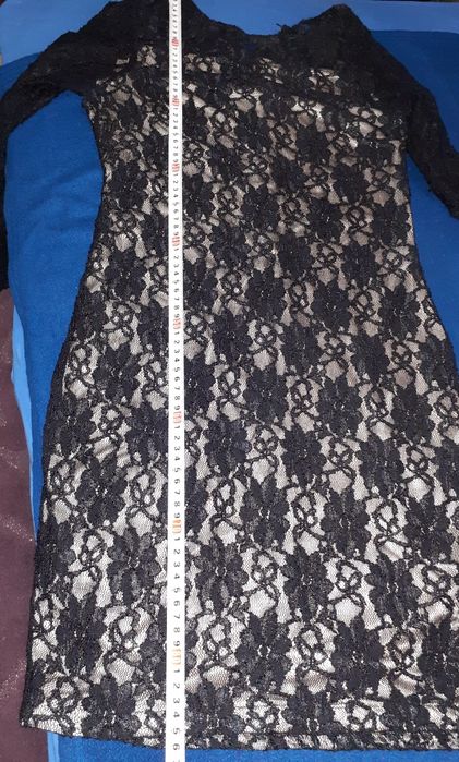 Дамска рокля с дантела