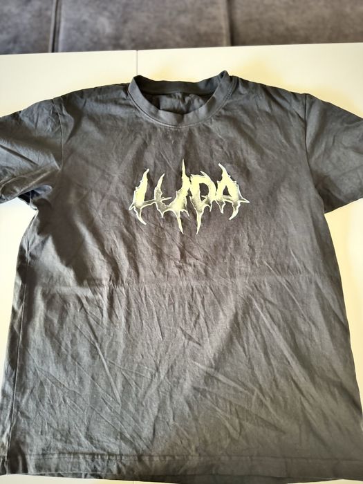 Продавам тенски LUDA