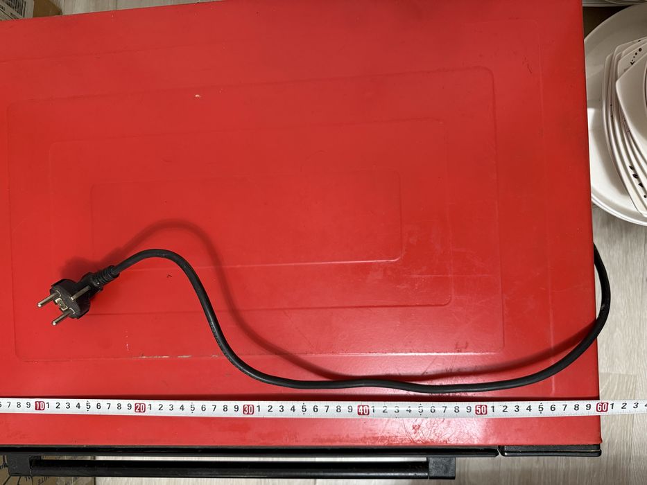 Продам духовку Artel