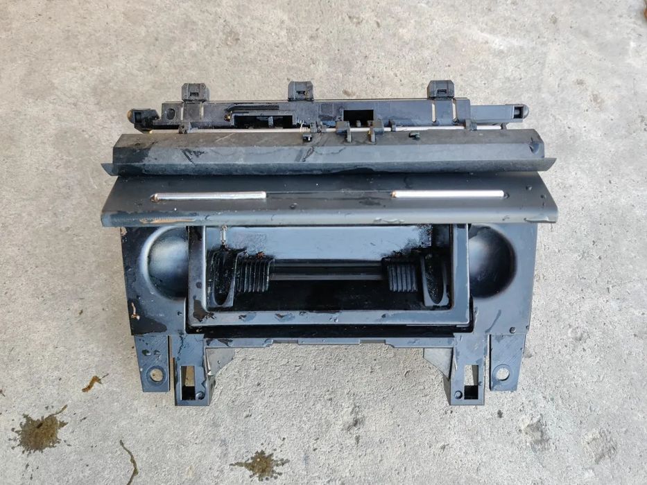 Scrumiera Seat Exeo Audi A4 B7 8E0857951
