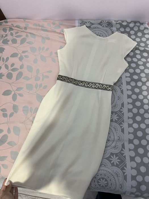 Елегантна дамска рокля