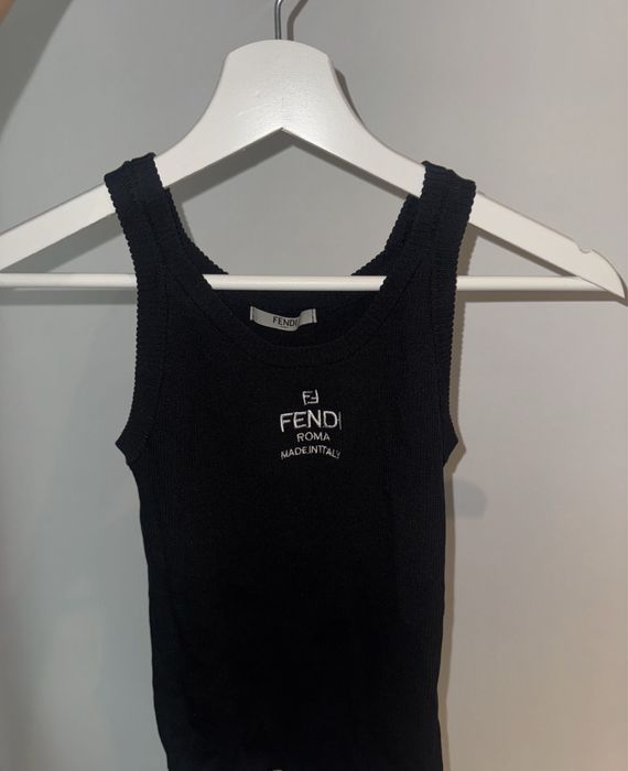 Нов черен топ fendi