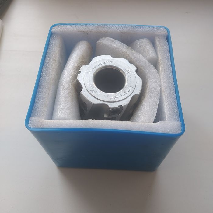 Продам фрезу кукуруз новая