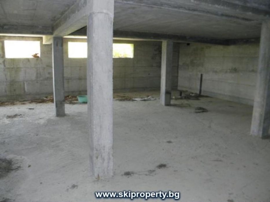 Имот с гледки към планината в Гуцал!