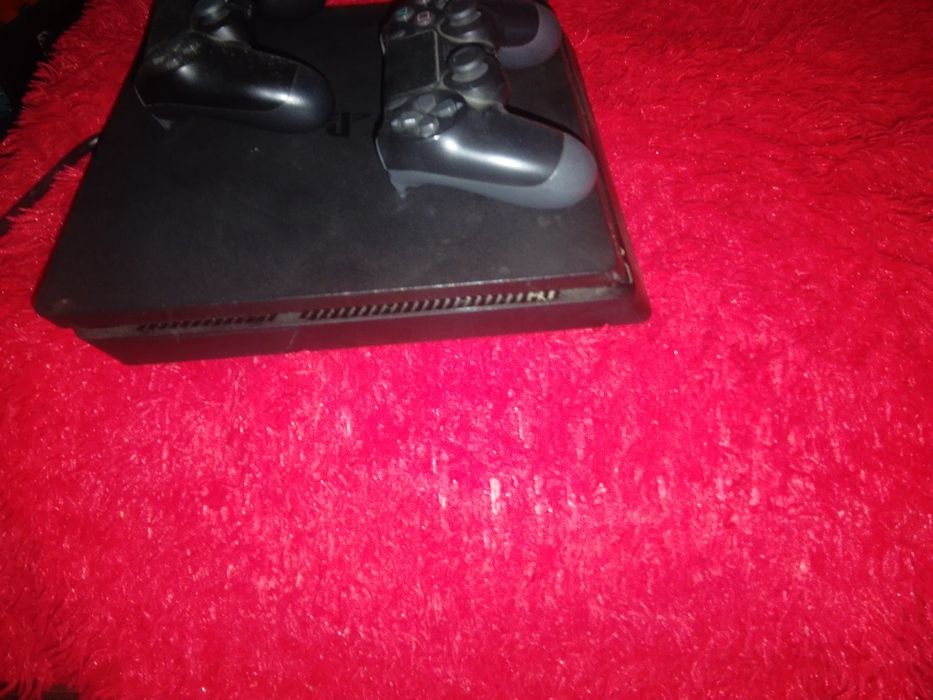 Продам пс4  с дисками