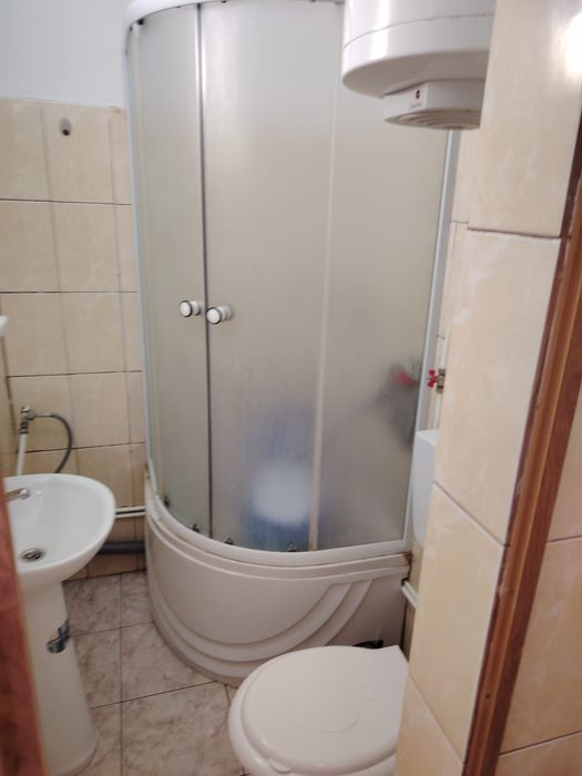 Cameră de cămin cu baie