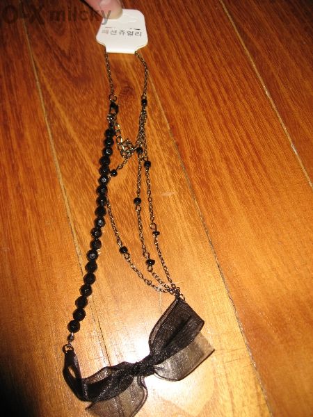 Ново нежно колие с копринена панделка