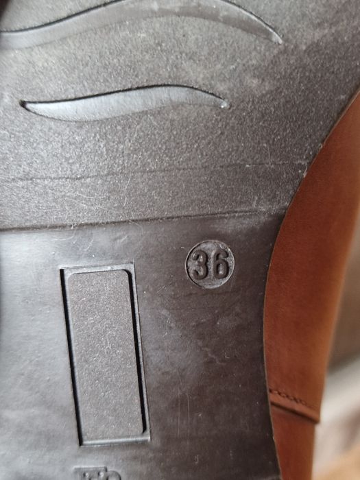 Продавам високи ботуши