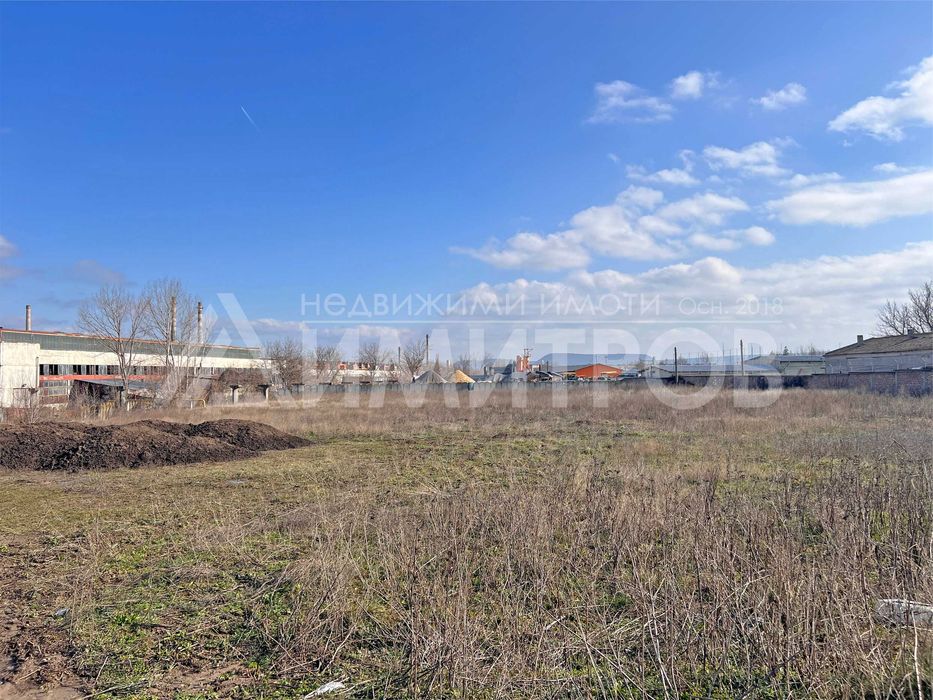 Продава се Парцел в Нови пазар - 8588 кв.м за 16 €/кв.м - Снимка #1