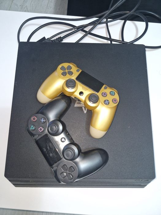 Vand ps 4 pro stare buna