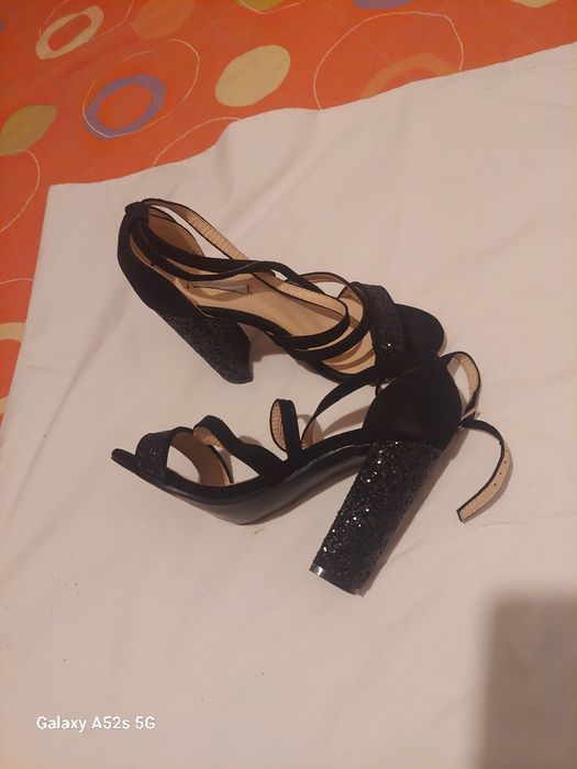 Sandale nr 37 de ocazie