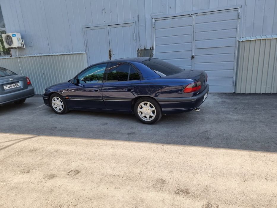 Opel Omega b 2.0 16w