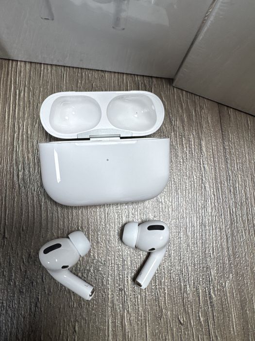 AirPods Pro 2.