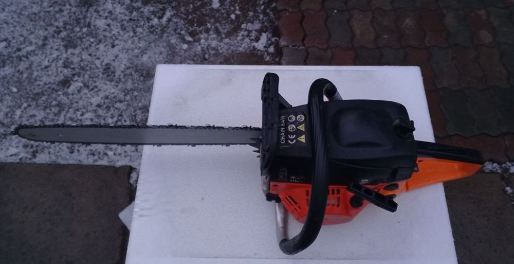 Продам Бензопилу