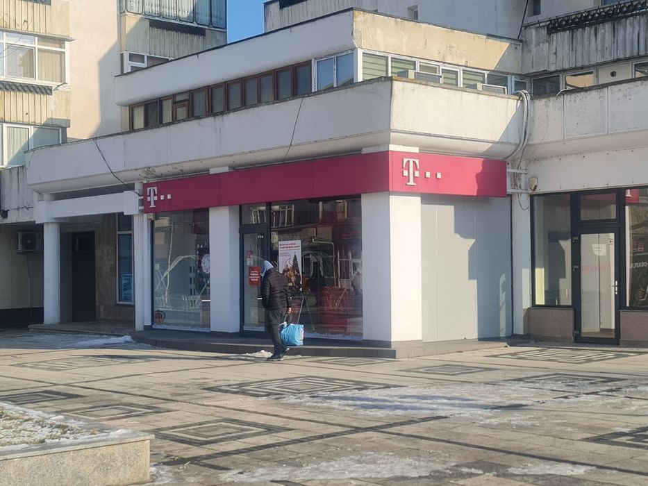 Închiriez spațiu comercial!