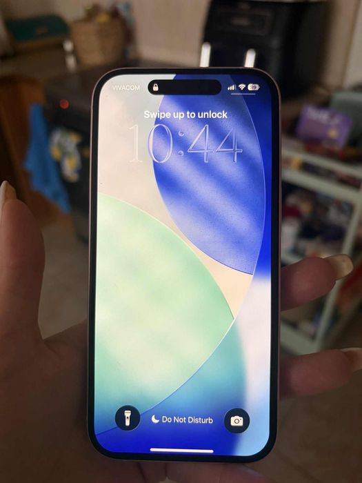 Продавам iPhone 15-pink 128GB