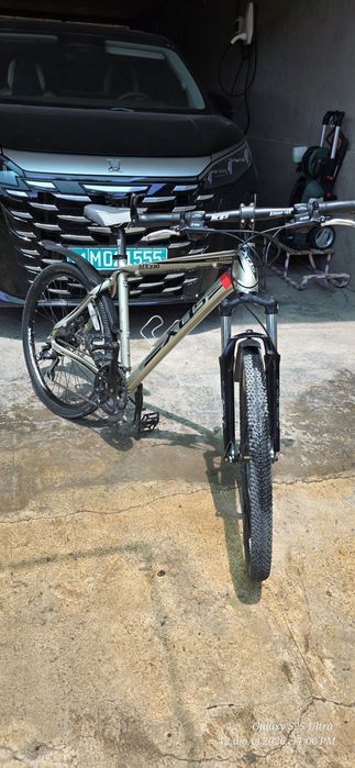 XDS  MX 330 madel  srochna sotiladi