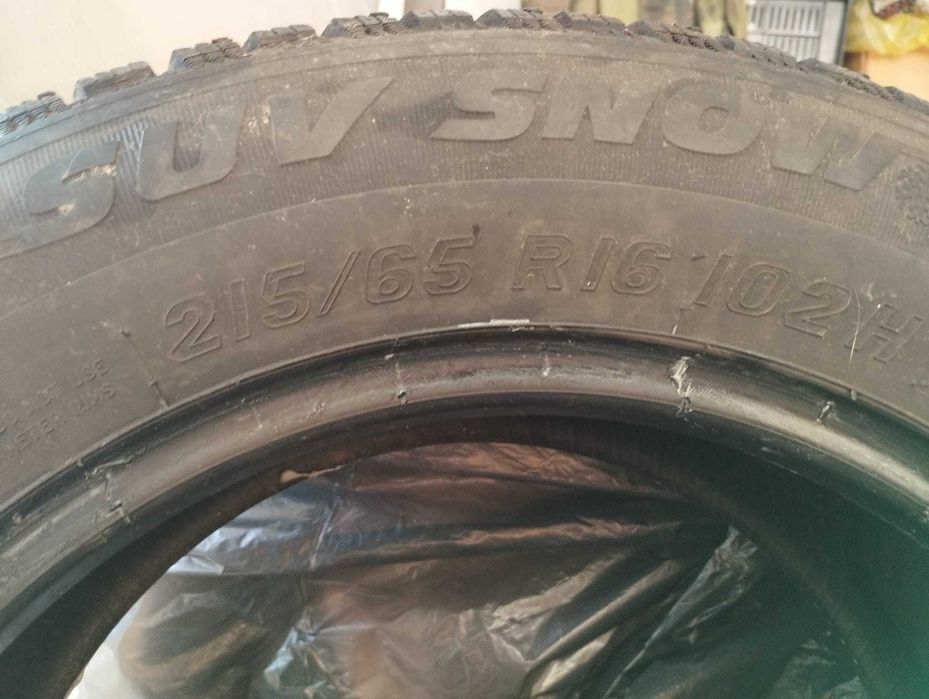 vand doua anvelope 215 65 R16