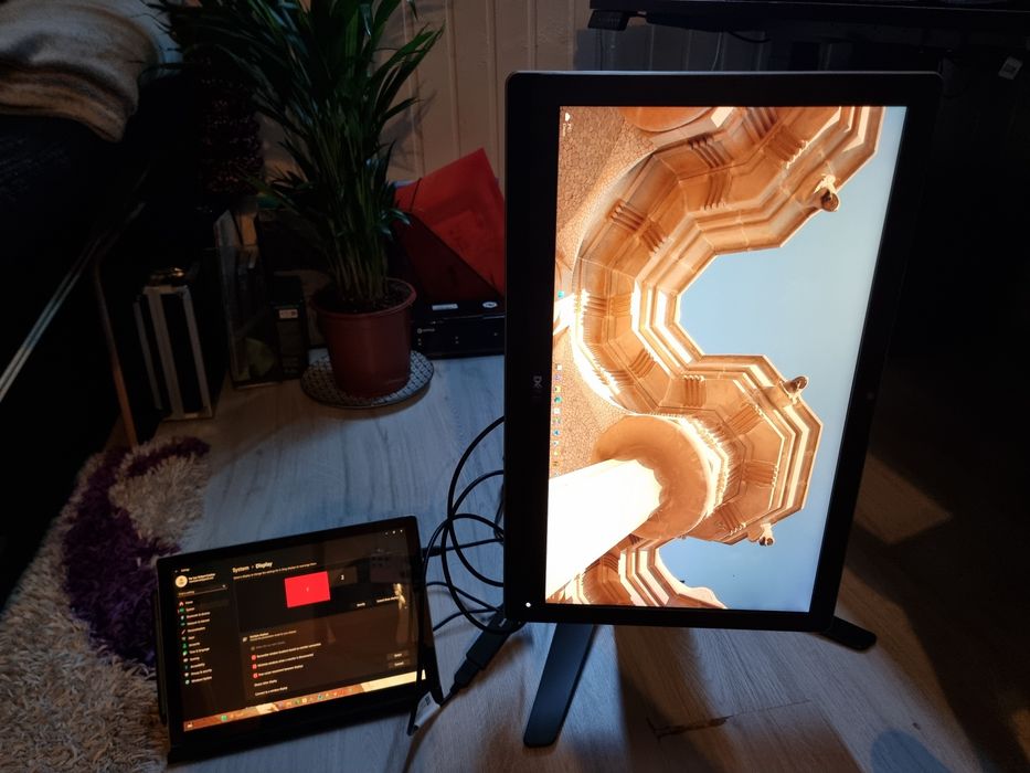 Monitor Dell UZ2315Hf 24 inch Business Profesional Full HD fără defect