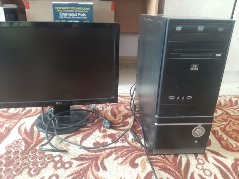 Komp sotiladi 500ming som