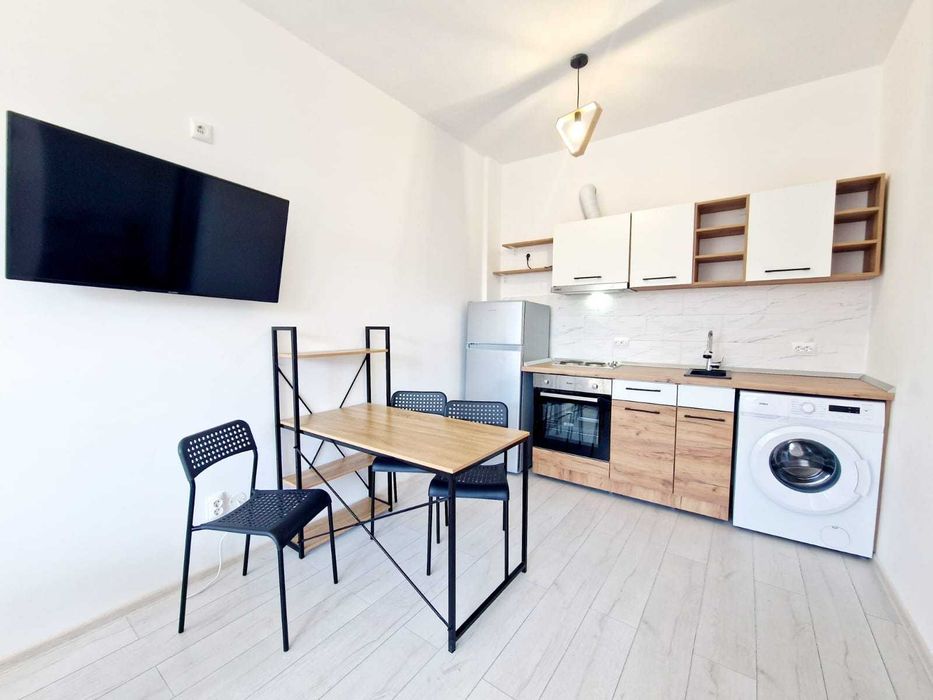 Inchiriere garsoniera centru, acces curte privata