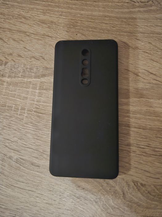 Xiaomi Mi 9T, 128 GB + кейс и 2 протектора за екран