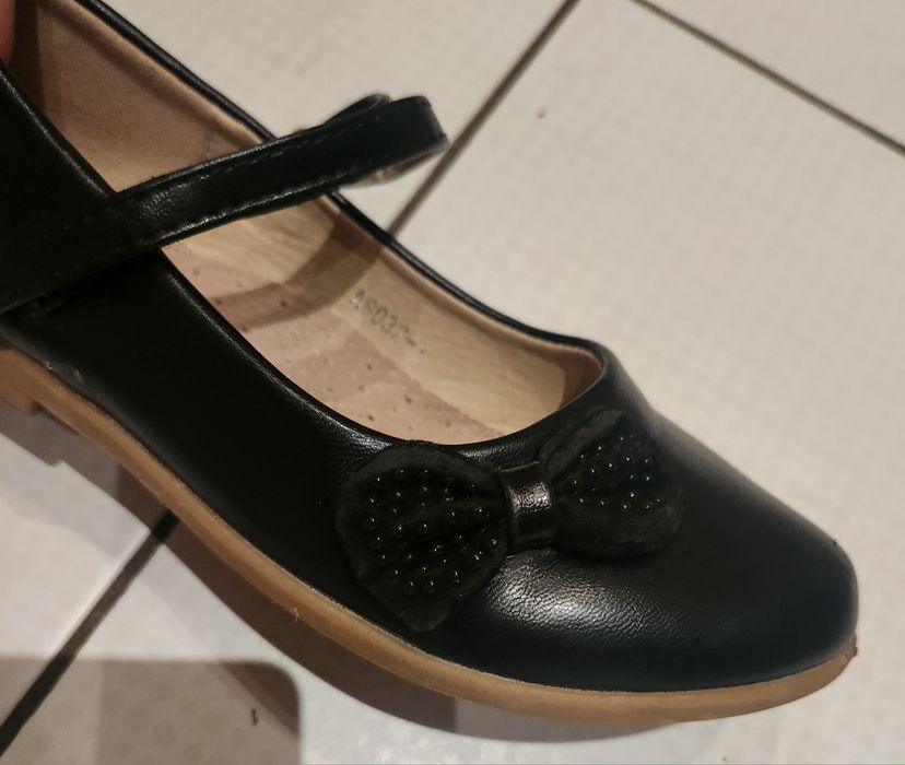 Продам туфли для девочки