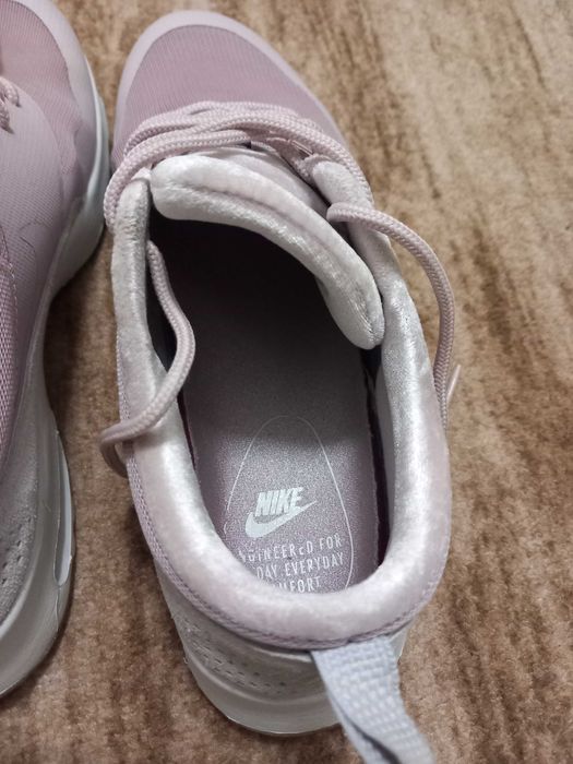 Дамски маратонки Nike