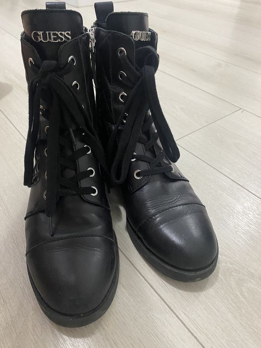 Ghete Guess marimea 38 negre, din piele