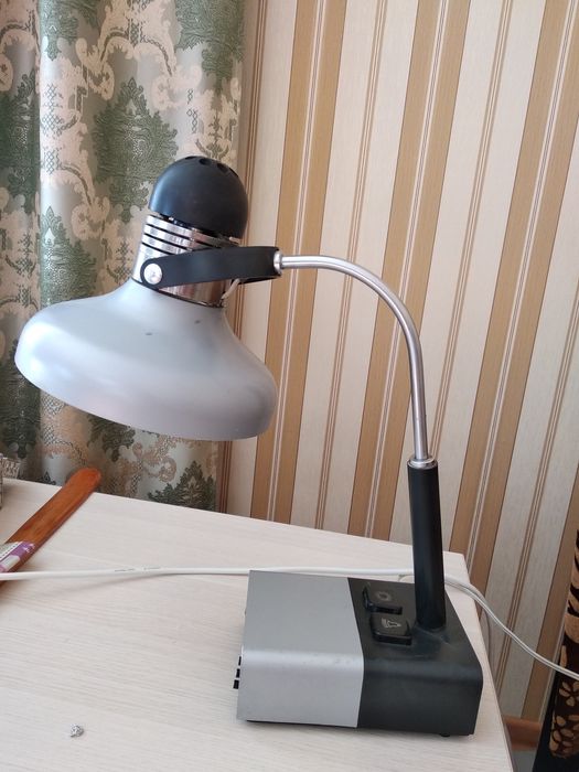 Продам часы настенные,лампу с часами