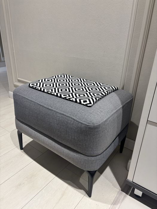 Пуфик банкетка в коридор