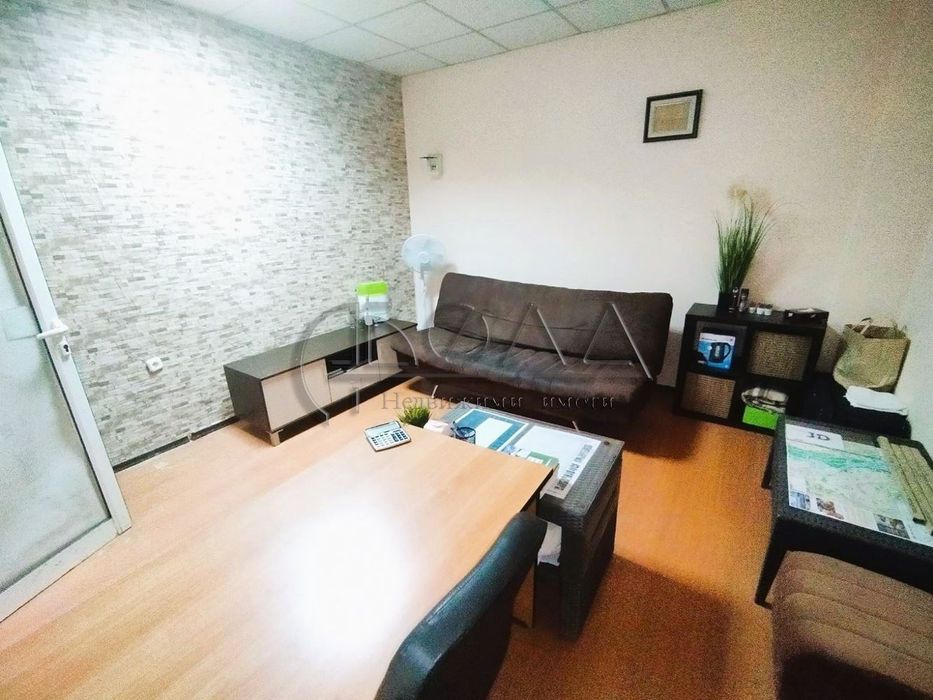 Дава се под наем Офис в София, Младост 1 - 20 кв.м за 153 € - Снимка #1