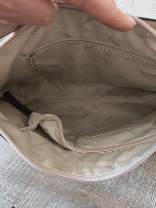 Оригинална чанта Guess