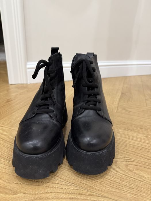 Продам  сапоги  35 размер