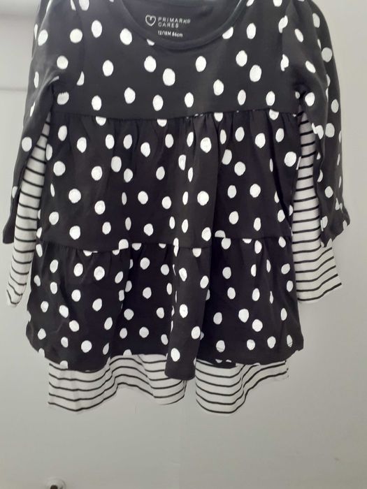 нови 2 броя комплект роклички за момиче 12-18месеца