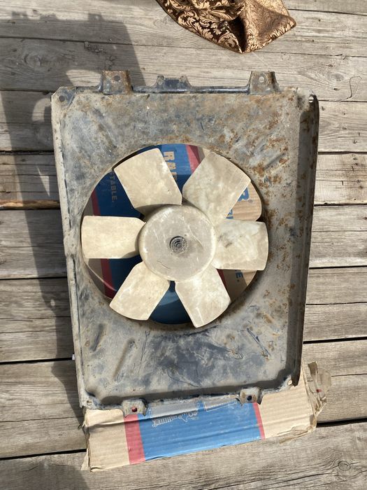 Продам автозапчати на гольф 2
