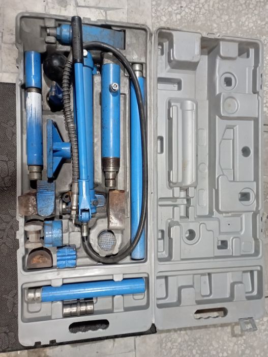 Гидравлический домкрат б/у