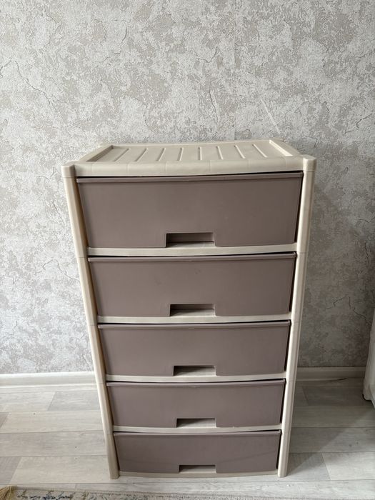 Продается два пластмасовых комода